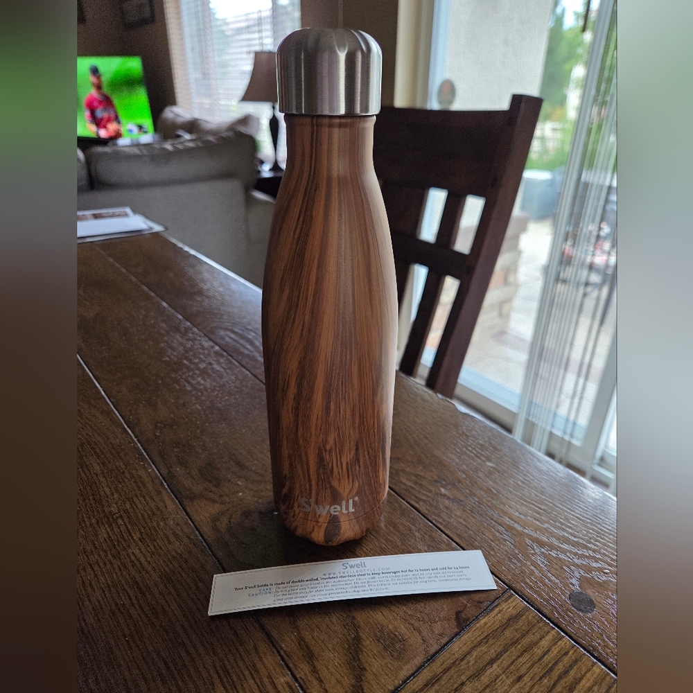 Swell Woodgrain Insulated Stainless Steel 16oz Bottle Never Used